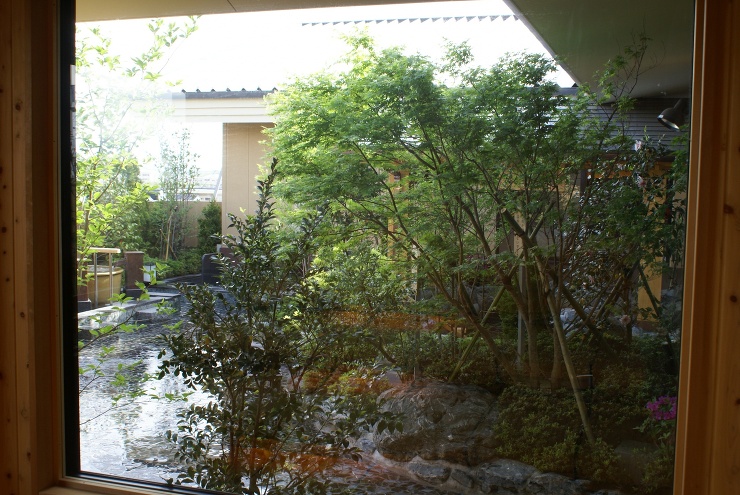 緑あふれる露天風呂　（郡山市）