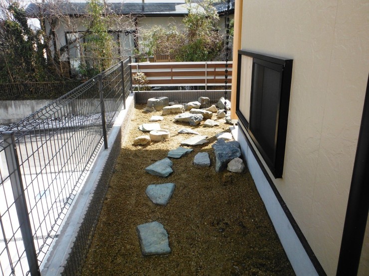 閑静な住宅街に出来た茶庭　須賀川市S様邸