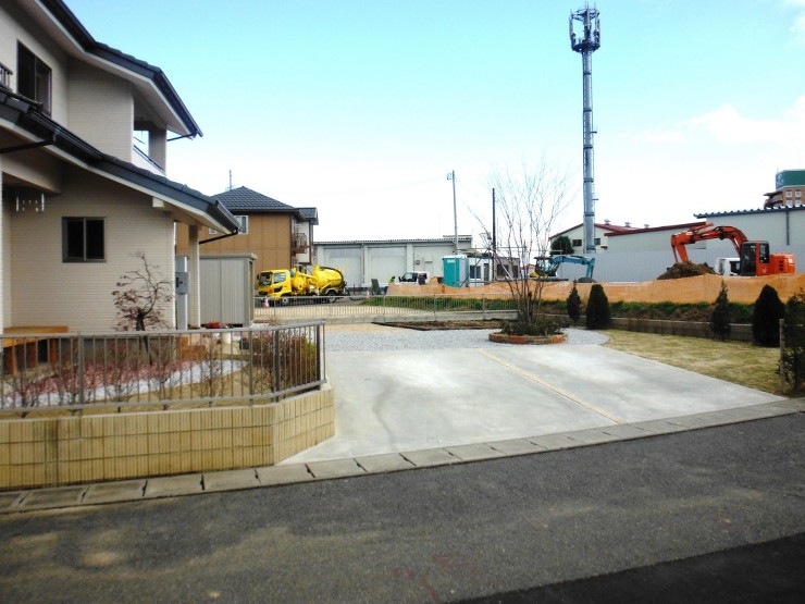 泥の汚れを気にせずに歩けるお庭になりまし...