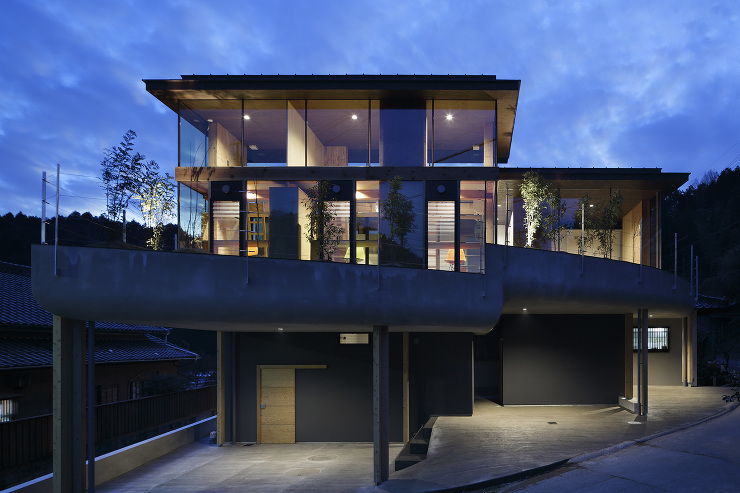 重ね屋根の家 | アトリエルクス | 住...