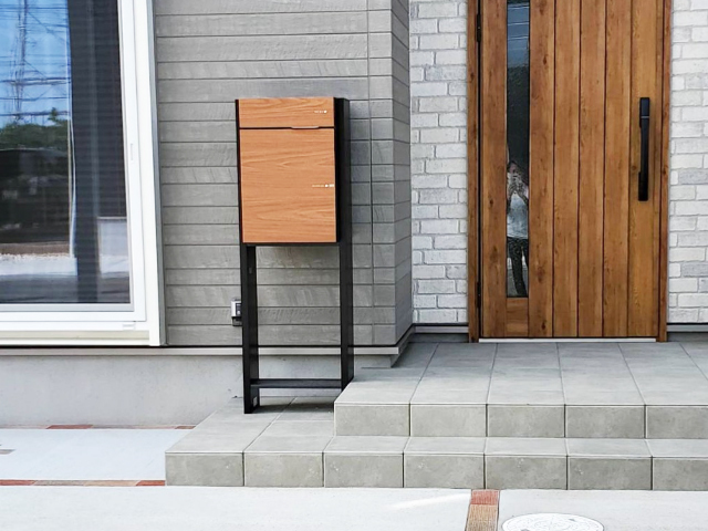 人工芝のあるオープン外構施工例　つくば市...