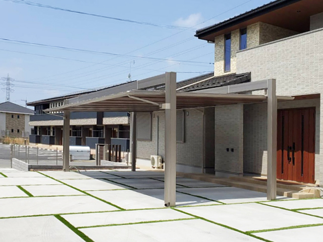 贅沢な駐車場の施工例 つくば市 | ガー...