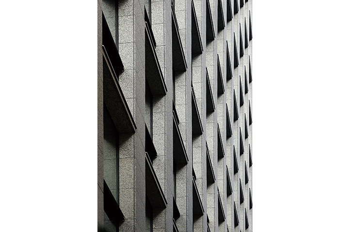 清和梅田ビル | Works | シミズ...