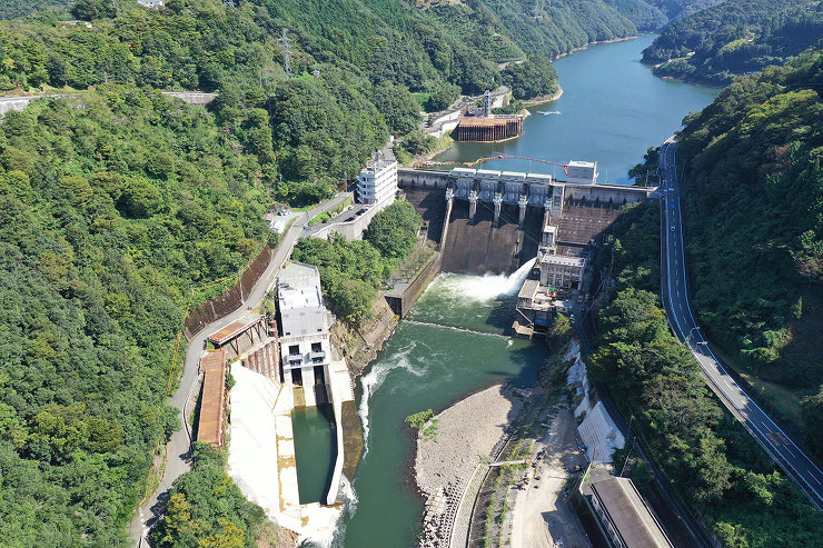 鹿野川ダムトンネル洪水吐 | 施工実績 ...