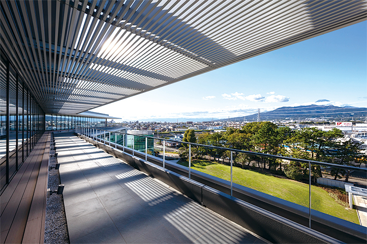臼井国際産業 本社 | Works | ...
