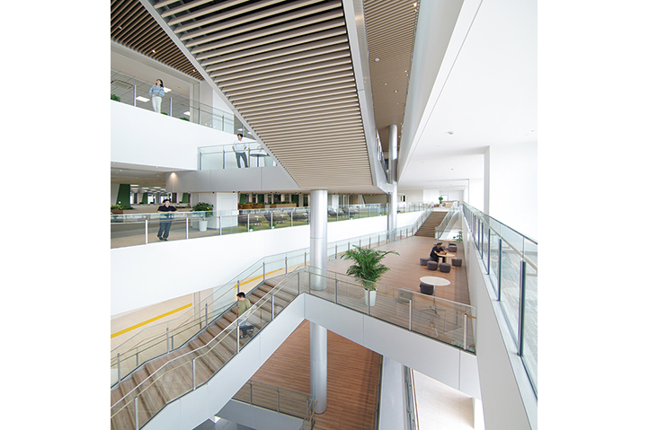 先端技術研究開発センター | Works...