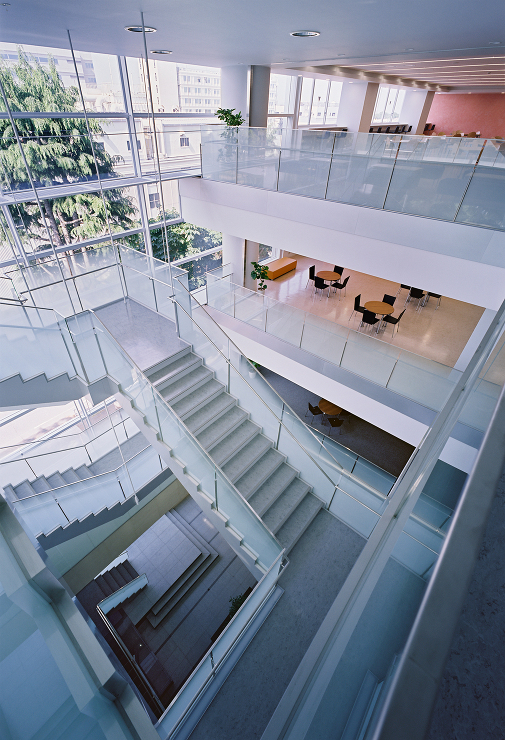 連続するコミュニケーション空間：G研修所...