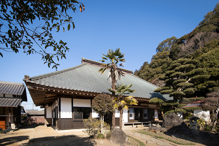 自然豊かな湖の景色と歴史を感し?るお住まい