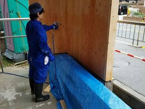 ピロティーのある角地の家　（フル装備）　...