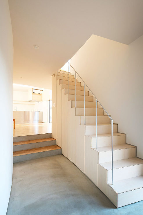 House F2 for a famil...