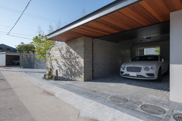 YY_WORKS Works 大きな庇の...