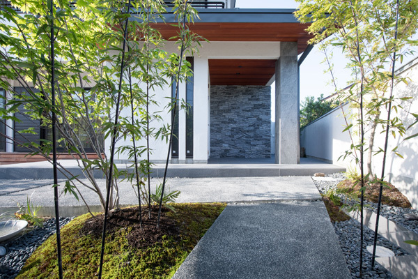 YY_WORKS Works 大きな庇の...