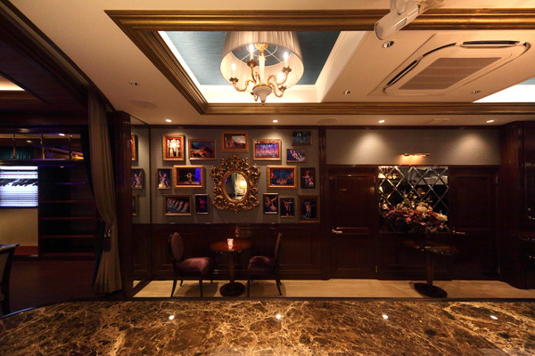 YY_WORKS Works La Ha...