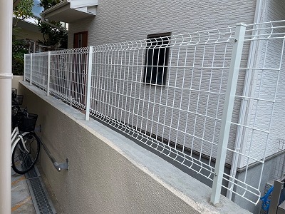 奈良市にてマンションのフェンス工事！駐輪場の盗難対策！