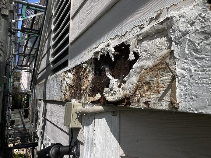 香芝市にて外壁の腐食で雨漏りの危機！部分的補修！！腐食にてお困りの方