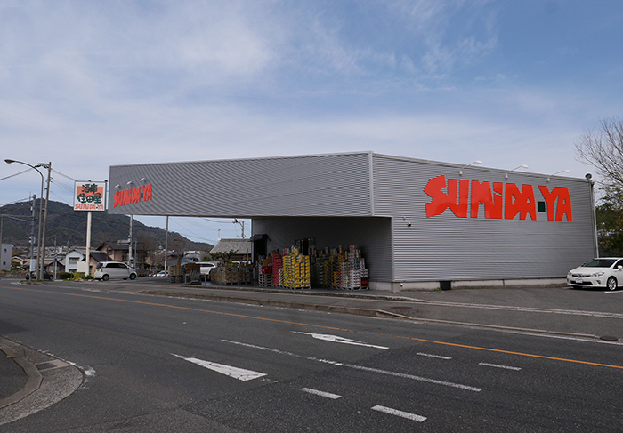 住田屋焼山店 外壁と軒下の仕上材の張替工事