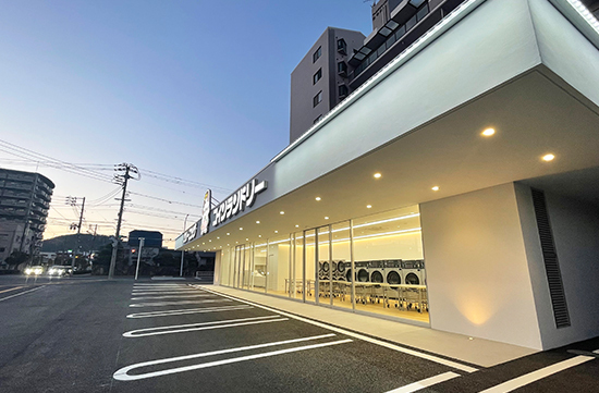 白王クリーニング広中新開店　設計・施工／イッコー建築事務所