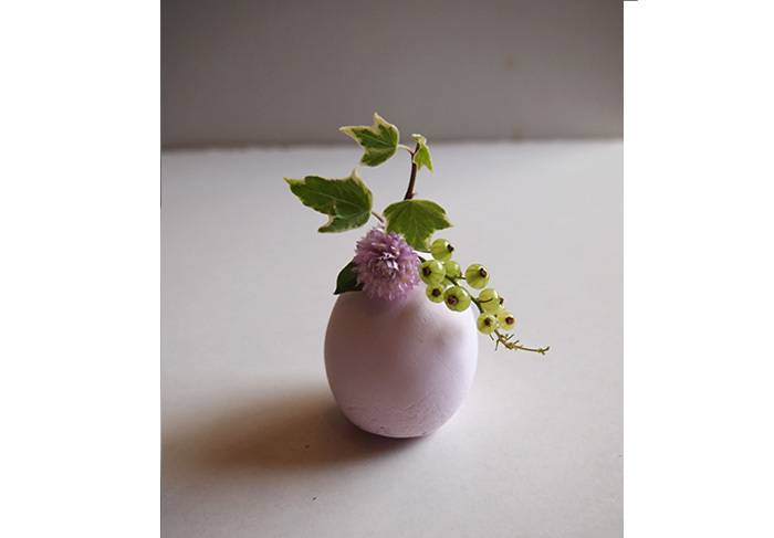 プロダクトデザイン セメント卵の一輪挿し