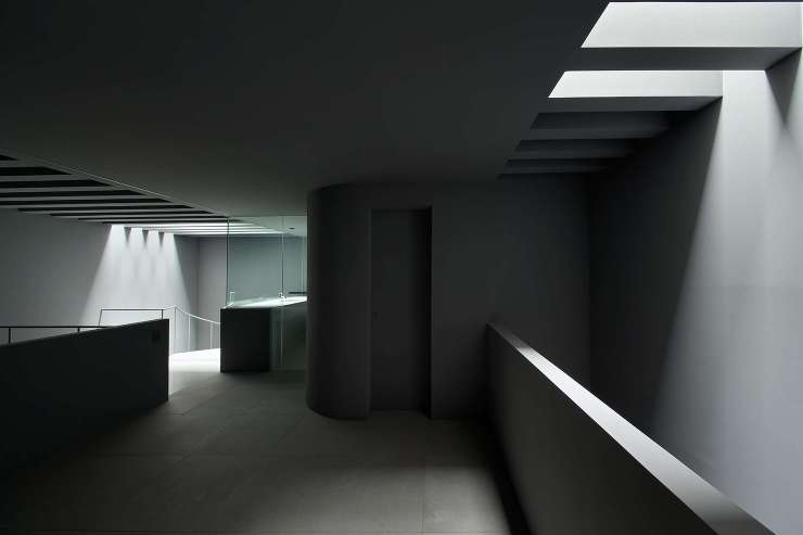 ｢DARK HOUSE｣をWORKSに追加しました。