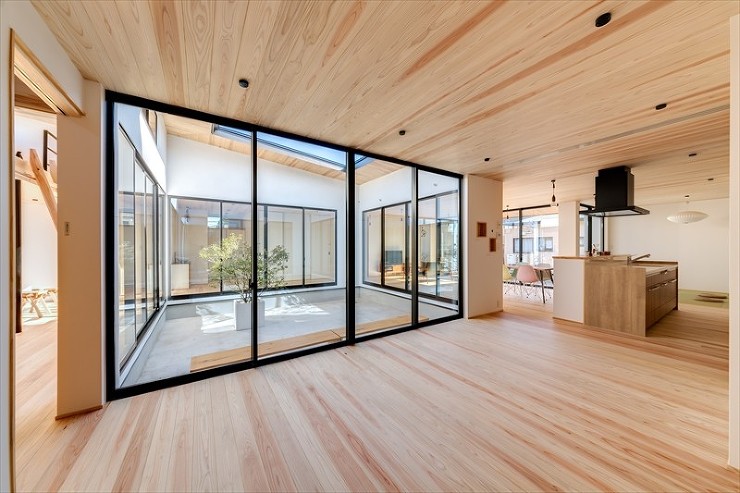 平屋・回廊の家 | adt // 長谷川...