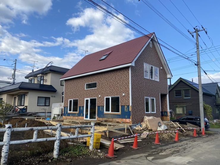 [before] 外観。元は三角屋根でした。
