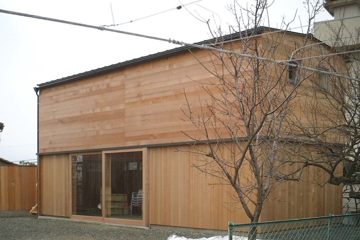 米杉板張りの外観