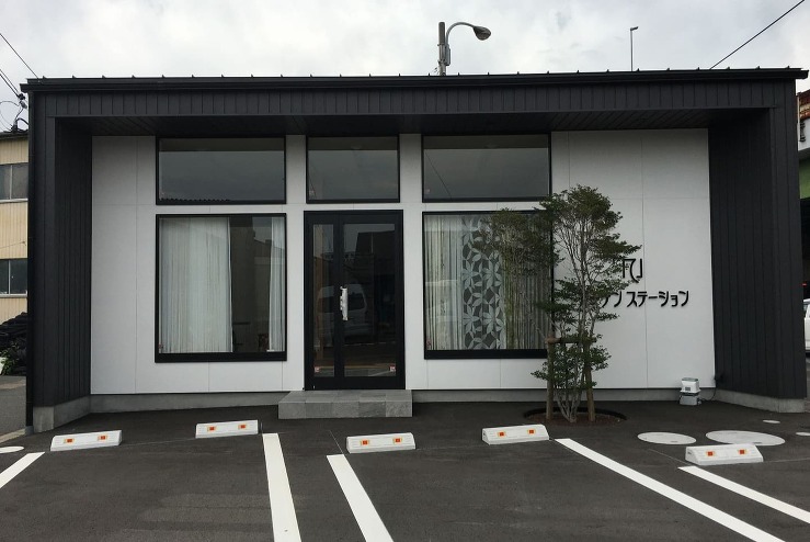 カーテンステーション