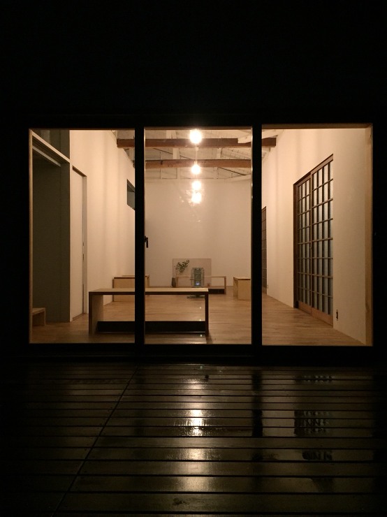 山に佇む平屋 - 西宮・芦屋の建築デザイ...