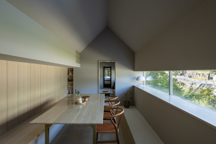 Riverside Retreat Ho...