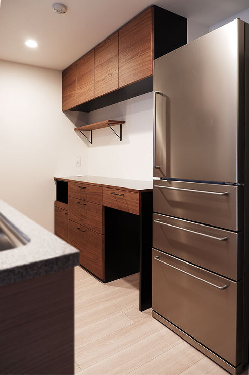 ウォルナットのキッチン収納03 ? クラ...