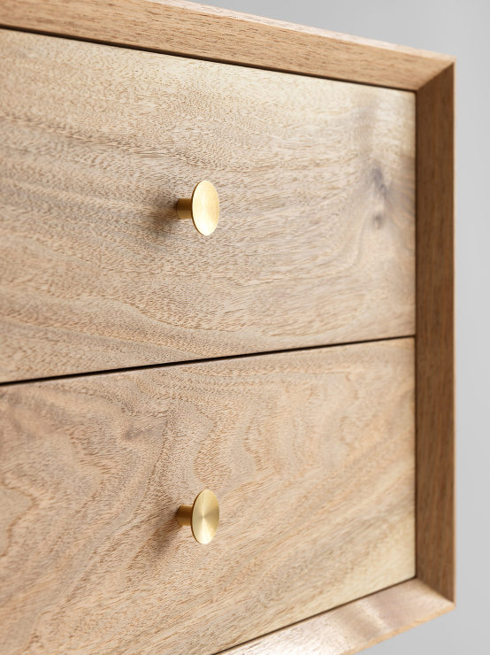 クルミ材の仏壇とチェスト ? クラフトワ...