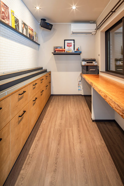 ウイスキーとレコードのサイドボード ? ...