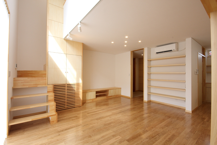 COOP VILLAGE EAST - ...
