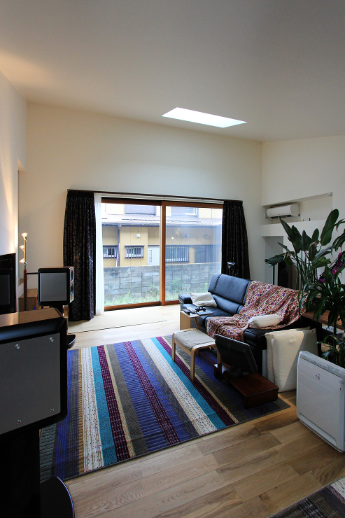 Center Living House ...