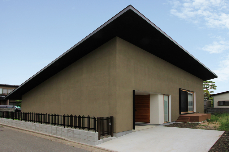 Center Living House
