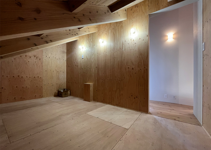 明暗の三角屋根 - 東北の新築注文住宅・...