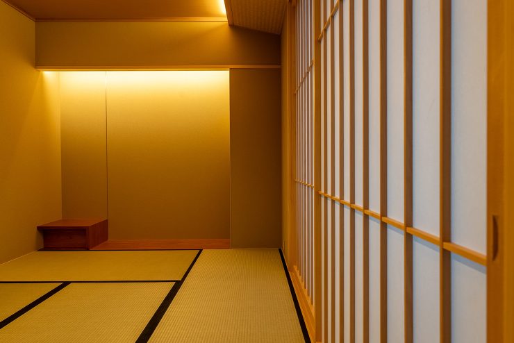 レジデンス スカイ　/　屋上庭園と吹抜の...