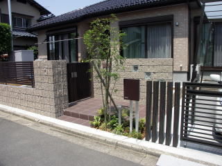 マチダコーポレーション　化粧ブロック　独立ポスト