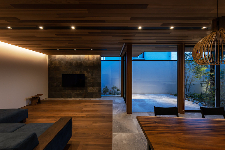 緑と中庭のリゾートハウス | 大阪 神戸...