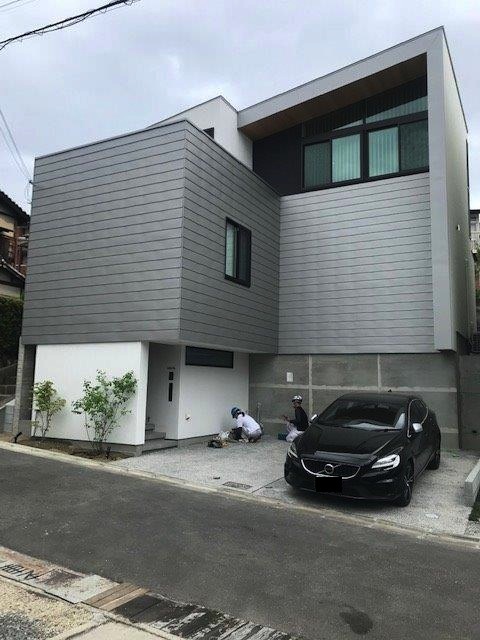 吹田,建築家,設計事務所,北摂,高級注文住宅設計,ガルバリウム鋼板,準防火地域,スキップフロア,外観