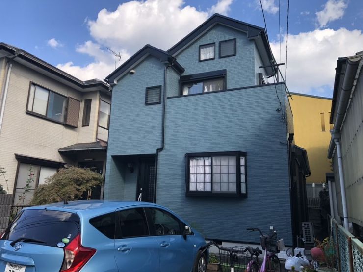 外壁塗装　紺色