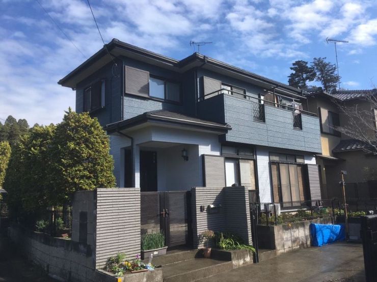 外壁塗装　紺色