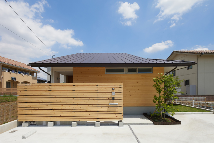 招き屋根の住まい ｜ 小野建築設計室