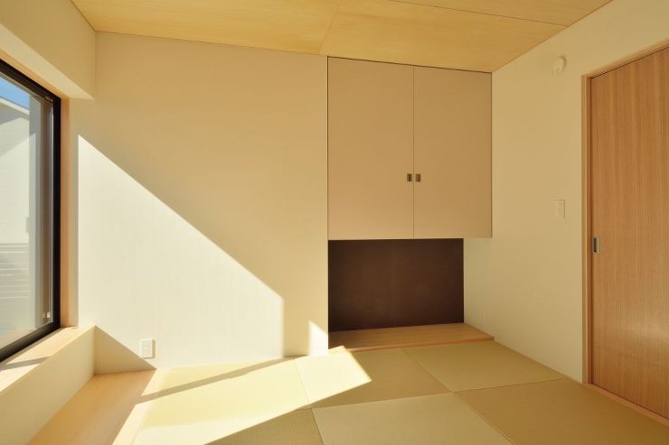 和室縁なし畳板の間床の間