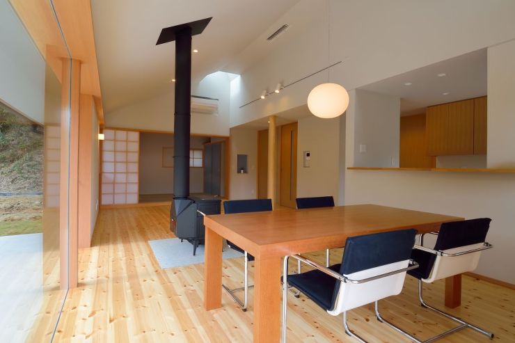 LDK勾配天井トップライト