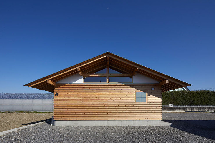 切妻屋根ハイサイドライト木製建具