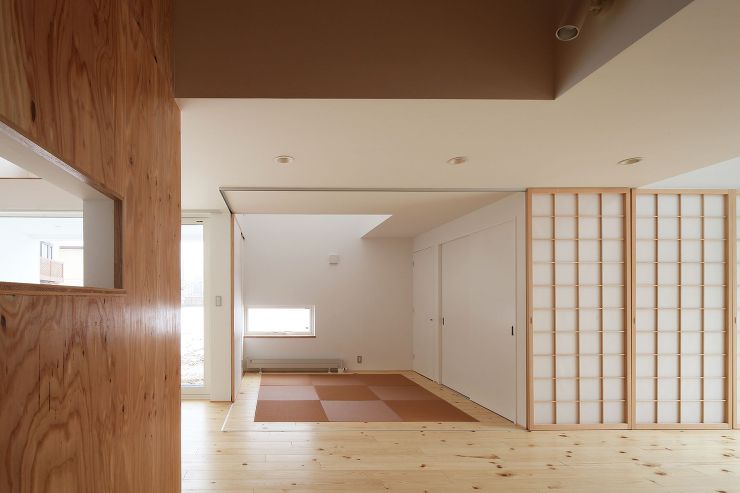 どこにいても気配を感じる5つの吹抜を持つ住宅