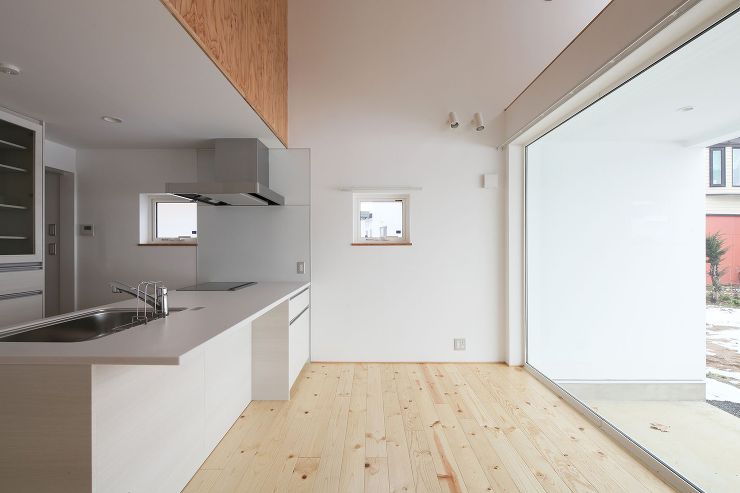 どこにいても気配を感じる5つの吹抜を持つ住宅