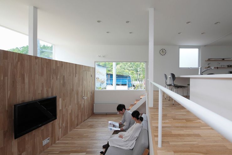 敷地高低差を利用したスキップフロア住宅