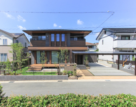 存在感のある建物を美しく飾る　水平ラインを意識したDesignStyle・・・豊橋市Ｓ様邸
